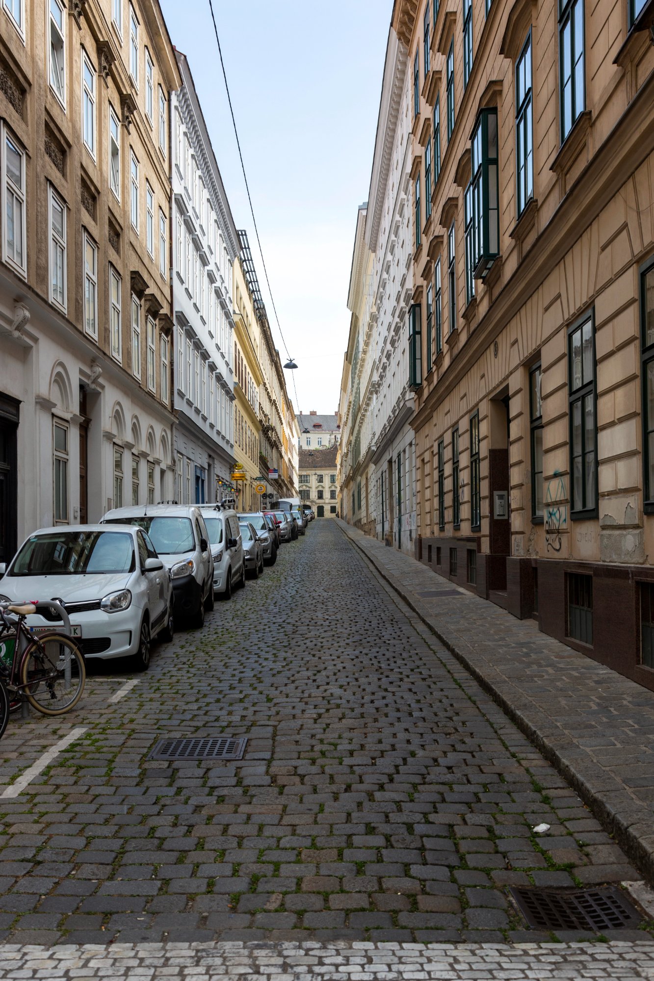 Wiener Zinshausgasse